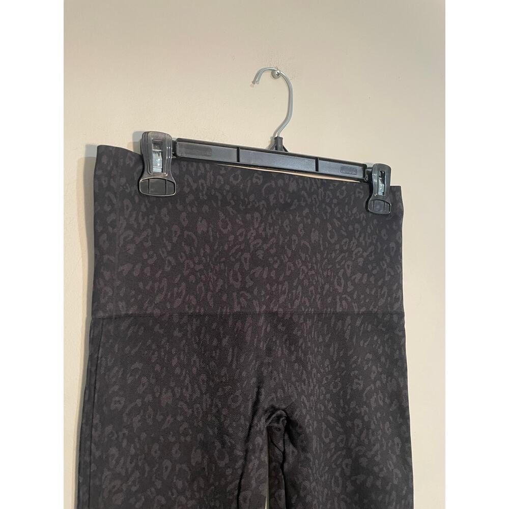 Spanx Look at Me Now Seamless Leggings in Black Cheetah Size XL - Picture 2 of 9